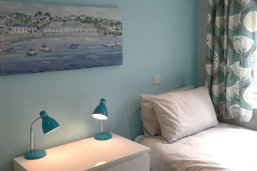 Stylish and modern, three bed house with sea views!