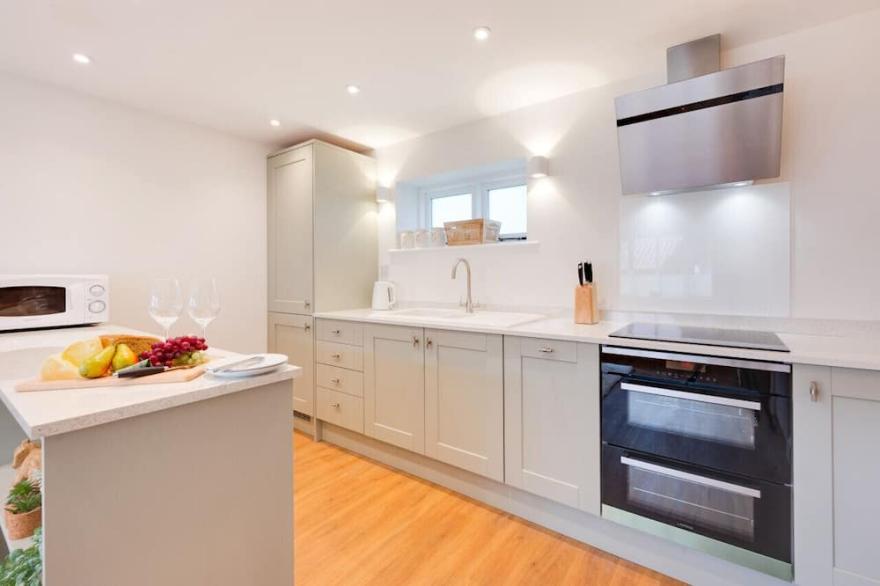 Lux Lodge - One Bedroom House, Sleeps 2