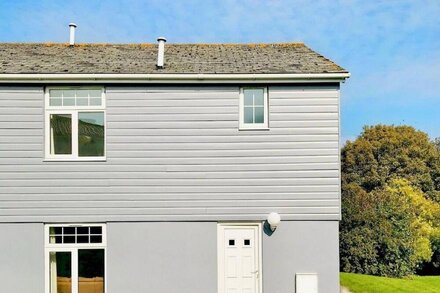 Pearl Cottage - Spacious 4 Bedroom Holiday Home, Atlantic Coast, + Facilities.