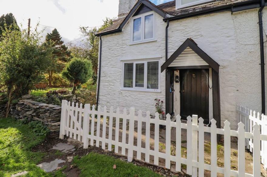 1 HENDOM, Character Holiday Cottage, With Open Fire In Llangollen