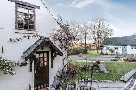 A delightful two bedroom cottage with exceptional indoor leisure facilities