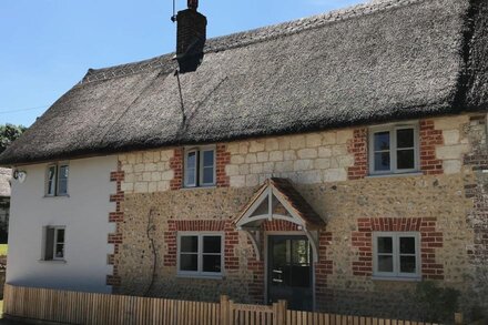 This cottage is situated in a pretty hamlet amid glorious Dorset countryside.