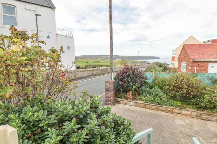 BEACHCREST, Pet Friendly, Character Holiday Cottage In Whitby