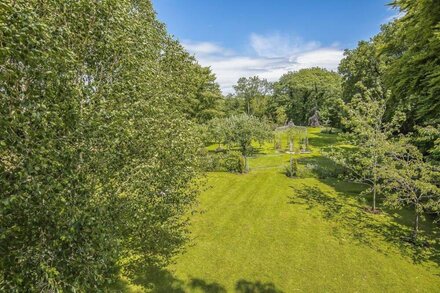 Romantic cottage for two within easy reach of North Devon coast and Exmoor National Park