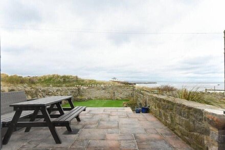 CREEL COTTAGE (AMBLE), pet friendly, with open fire in Amble