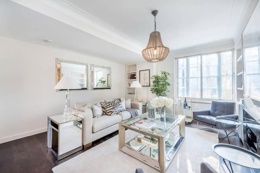 Luxurious 3-Bed Apartment in London