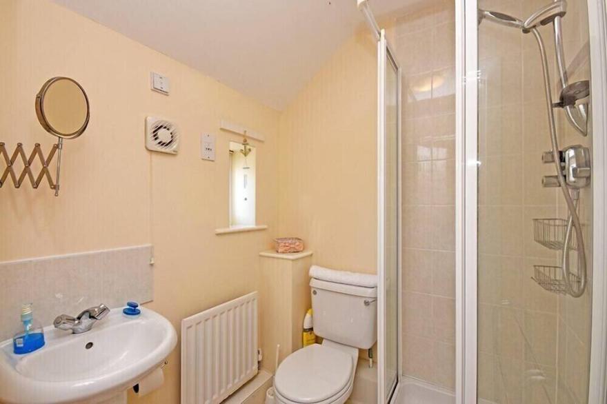 AHOY, pet friendly, with a garden in Seahouses