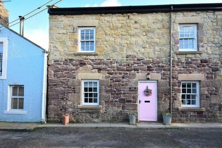 EIDER COTTAGE (SEAHOUSES), family friendly in Seahouses