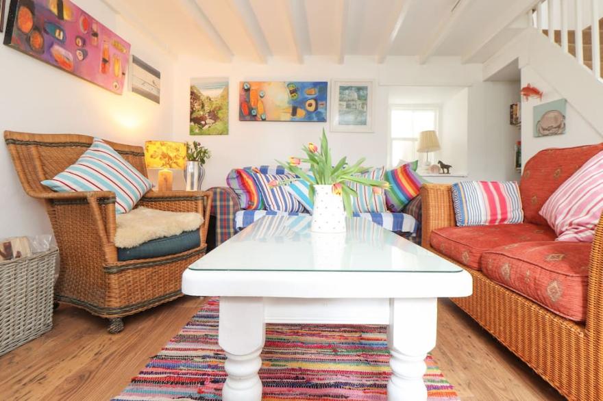 ROSE COTTAGE, pet friendly, character holiday cottage in St Just