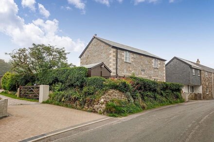 3 bedroom accommodation in Carnkie, near Carn Brea Redruth