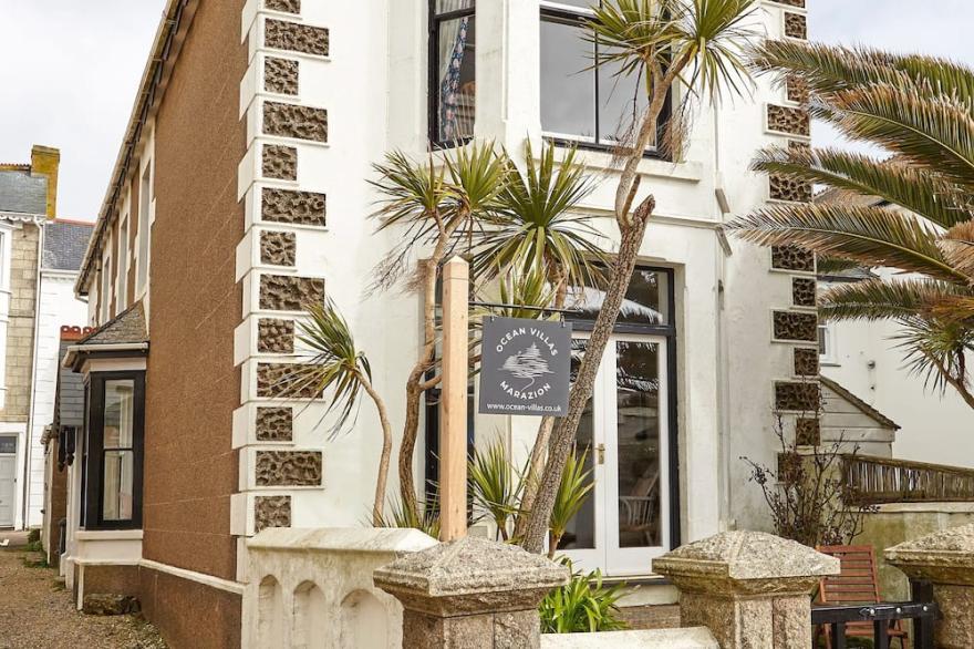 Luxury 2 bed apartment - iconic view of the Mount