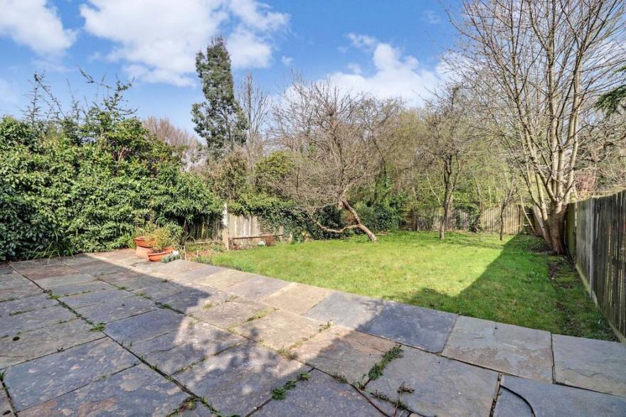 Beautiful London Home With Easy Access To London Attractions