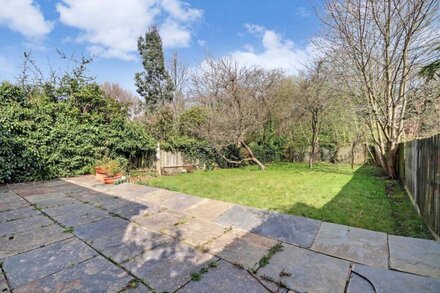 Beautiful London home with easy access to London attractions