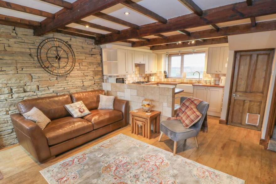RAMBLERS COTTAGE, pet friendly in Thornton, West Yorkshire
