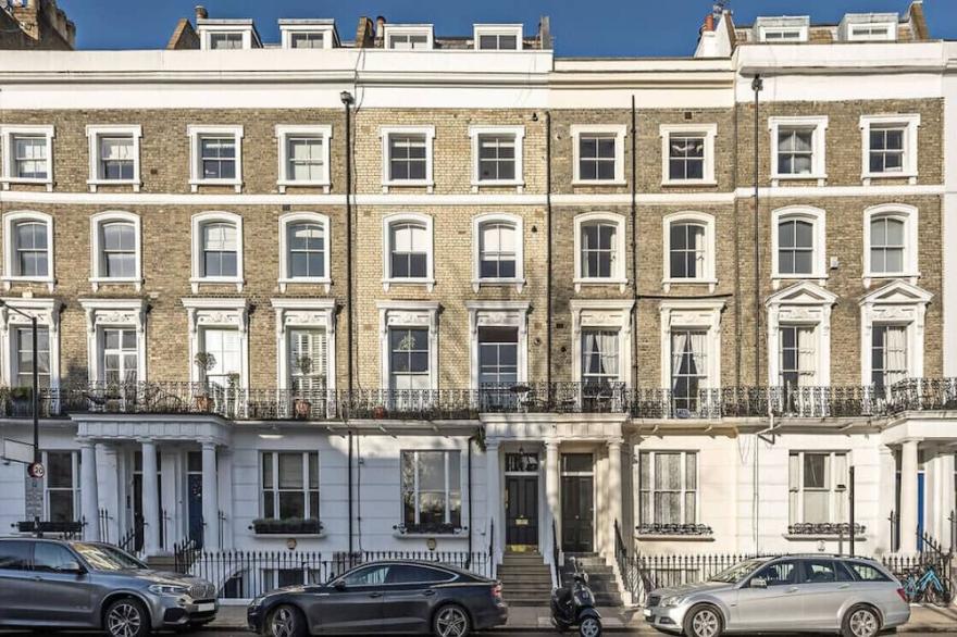 Newly Refurbished - Notting Hill - ideally located for visiting Central London