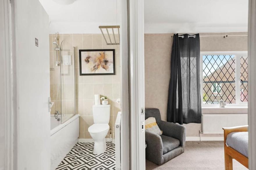 Luxurious House in heart of Maidstone Free Parking