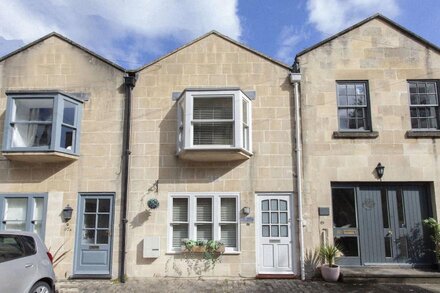 Hummingbird House - Contemporary, Central Mews House