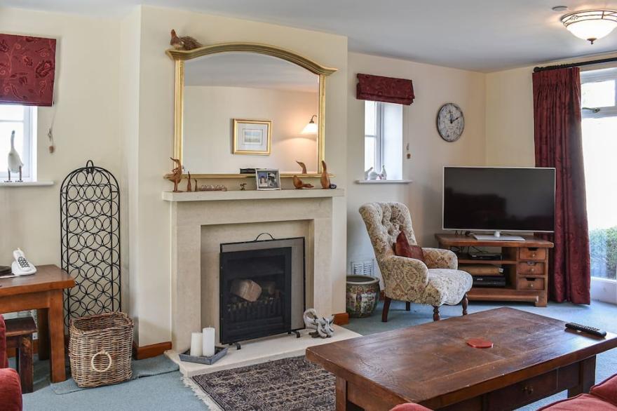 4 bedroom accommodation in Puncknowle