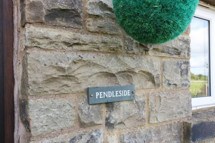 PENDLESIDE, Pet Friendly, Character Holiday Cottage In Downham