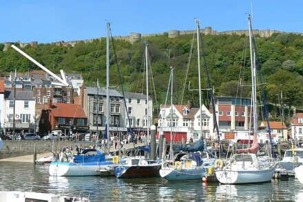 Seaside cottage with sea and harbour views: Sunday check in for 1 week stays