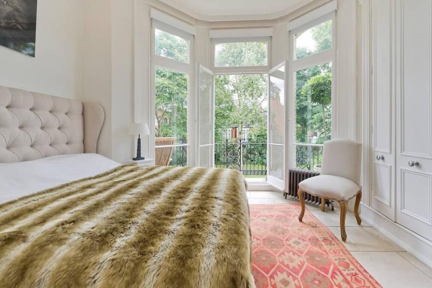 Cute 2-bed Chelsea Apartment