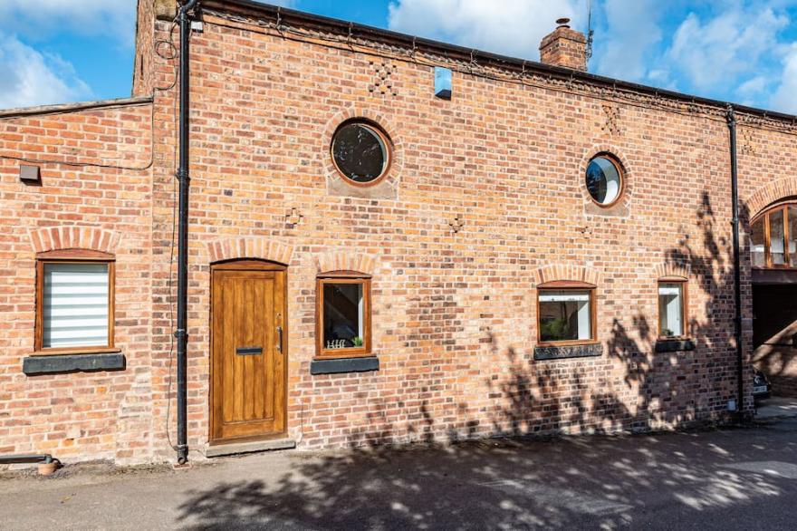Stunning Grade 2 Listed Barn Conversion With Countryside Views