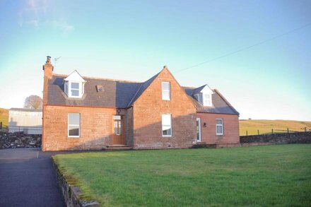 4 bedroom accommodation in Closeburn, near Thornhill