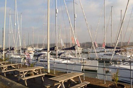 2 bedroom accommodation in Hamble