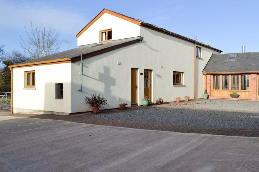 4 bedroom accommodation in Wonastow, near Monmouth