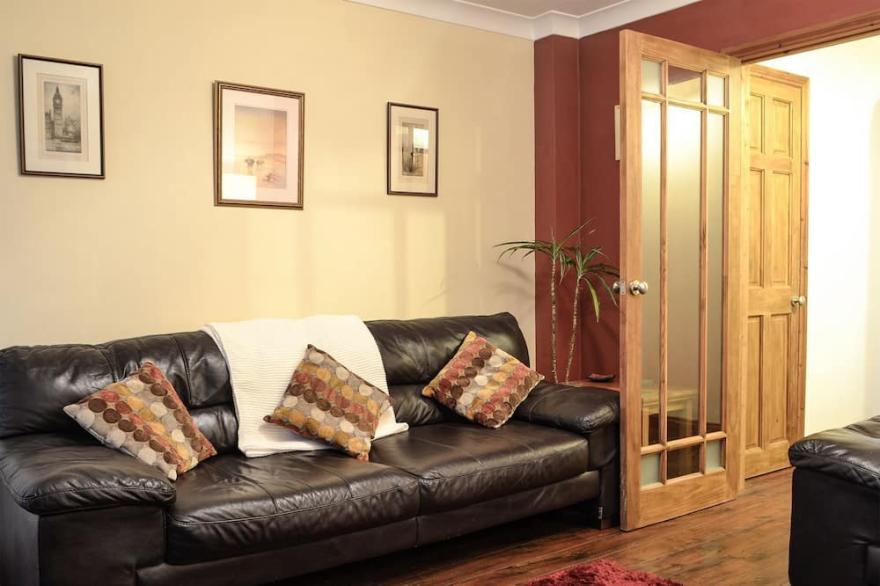3 Bedroom Accommodation In Pont Nedd Fechan, Near Glynneath