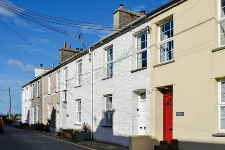 3 bedroom accommodation in New Quay