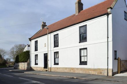 5 bedroom accommodation in Muston, near Filey