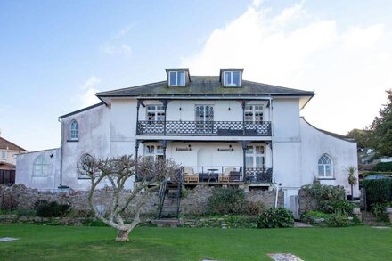 8 bedroom accommodation in Brixham