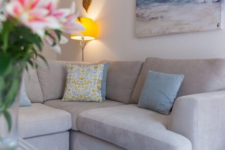 KISSINGMOON, romantic, character holiday cottage in Carbis Bay