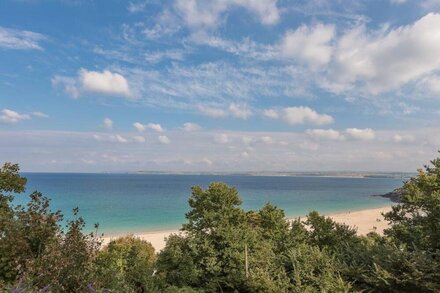 COAST, family friendly, country holiday cottage in St Ives