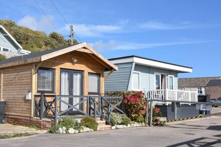 SEA SPRAY, pet friendly, country holiday cottage in Lyme Regis