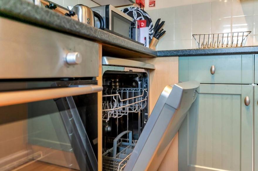Flat 7, Cheltenham, St George's - St George's 4 Bedroom, self contained, Apartment