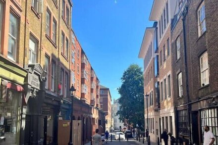 COVENT GARDEN · Covent Garden good size apartment 3rd floor.