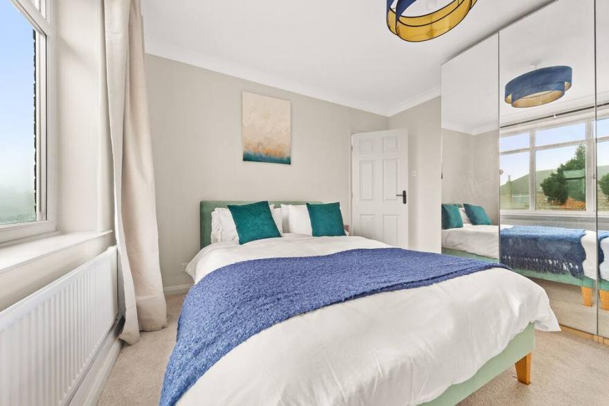 Newly refurbished luxurious 3 bed house in North Leeds