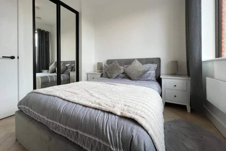 STYLISH 1 BED & PARKING-IDEAL FOR CORPORATE STAYS