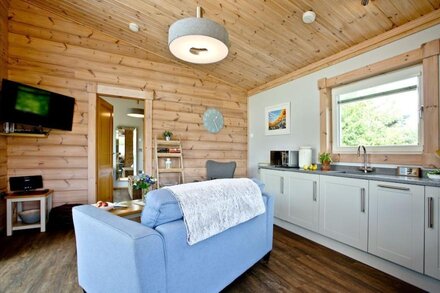 Broadpath, Great Field Lodges -  a lodge that sleeps 2 guests  in 1 bedroom