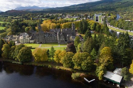 One bedroom apartment on the shores of Loch Ness, perfect for romantic breaks