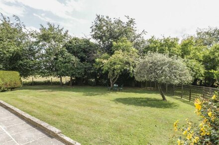 ORCHARD  ANNEXE, with a garden in Boldre