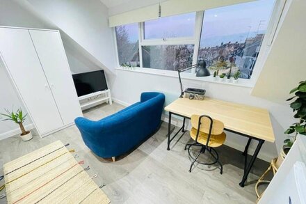 20min to Central Ldn/Studio Flat 12