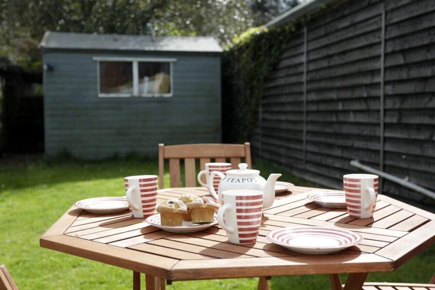3 Albion Cottages - Two Bedroom House, Sleeps 4