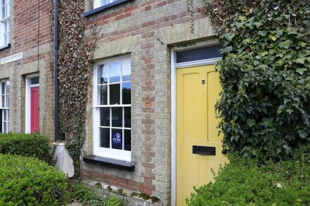 3 Albion Cottages - Two Bedroom House, Sleeps 4