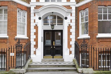 Delightful apartment in the heart of Westminster by UnderTheDoormat