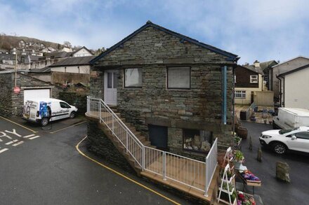 The Sorting Office - Spacious Modern Home with parking in Central Ambleside