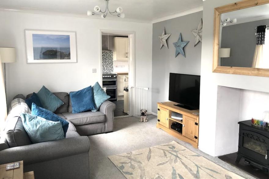 Delightful Coastal Village Bungalow, Cemaes Bay, Anglesey, Sleeps 6-Dog Friendly