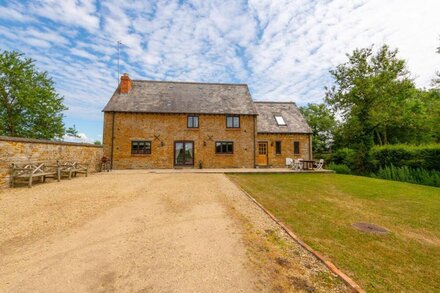 Jay Barn @ ash farm Cotswolds